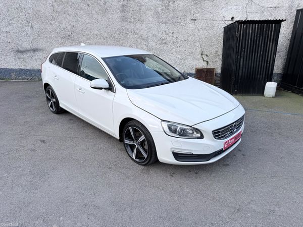 Volvo V60 2.0D SE LUX AUTO LOW KMS 382797264