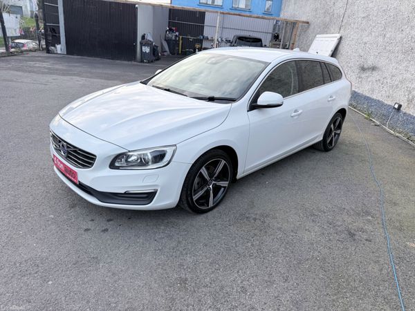 Volvo V60 2.0D SE LUX AUTO LOW KMS 382797276
