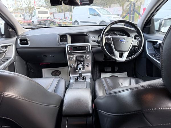 Volvo V60 2.0D SE LUX AUTO LOW KMS 382797284