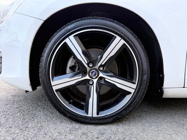 Volvo V60 2.0D SE LUX AUTO LOW KMS 382797288