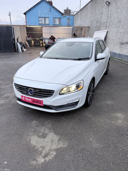 Volvo V60 2.0 Petrol SE LUX AUTO LOW KMS 382798952