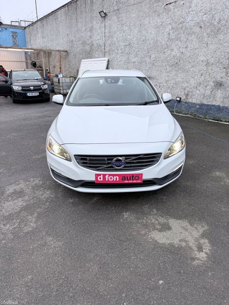 Volvo V60 2.0 Petrol SE LUX AUTO LOW KMS 382798954