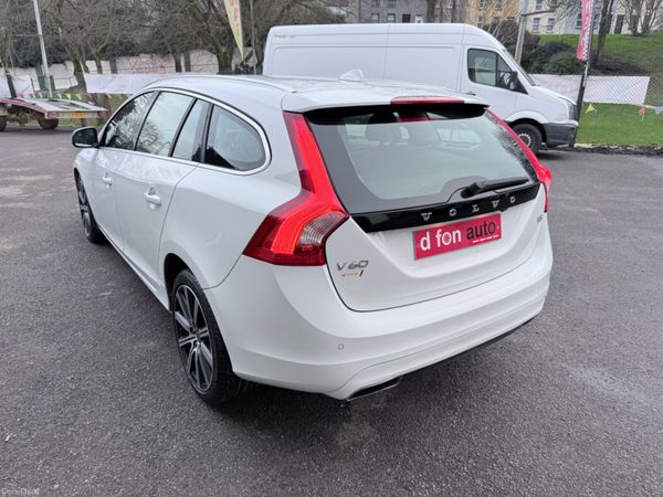 Volvo V60 2.0 Petrol SE LUX AUTO LOW KMS 382798960