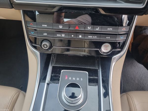 Jaguar XE 2016 382727036