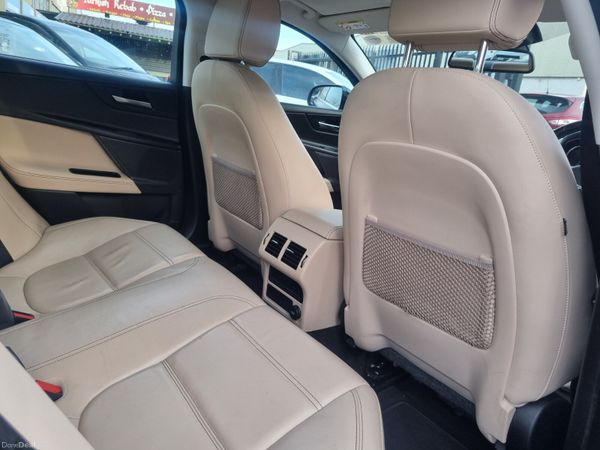 Jaguar XE 2016 382727038