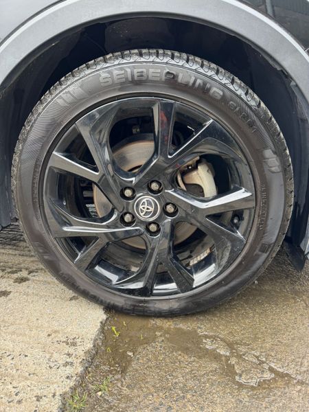 Toyota CHR G LED White Leather Trim 2019 382896774