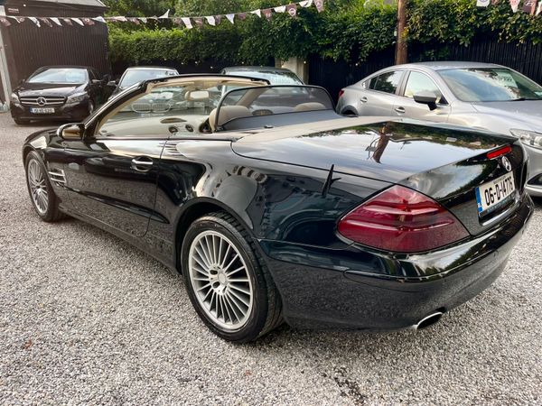 Mercedes-Benz SL-Class 382824570