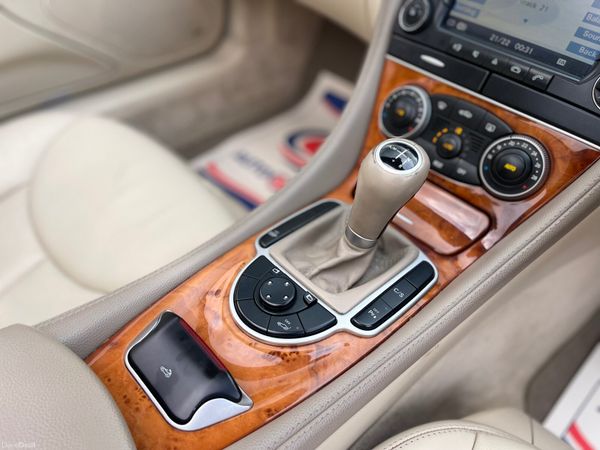 Mercedes-Benz SL-Class 382824604