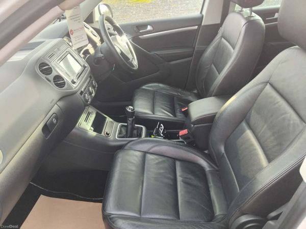 Volkswagen Tiguan 2016 382946146