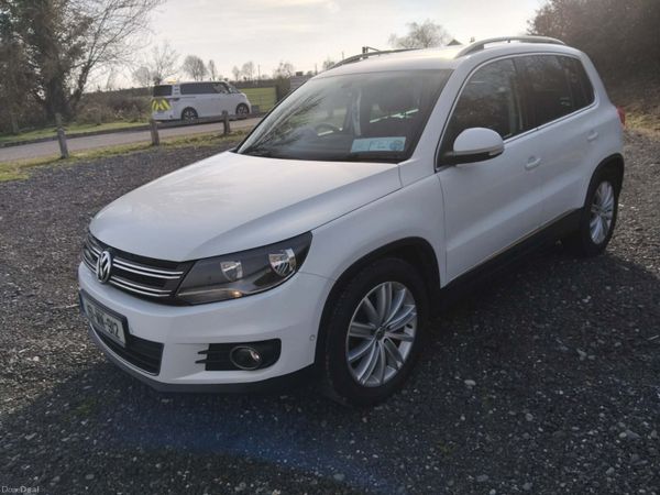 Volkswagen Tiguan 2016 382946160