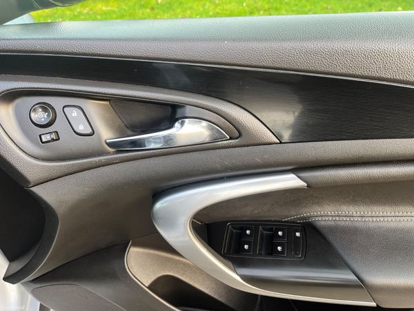 Opel Insignia 1.6CDTI 136PS SE AUTO 382948680