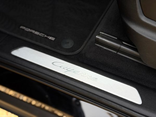 2020 Porsche Cayenne Plug-in Hybrid 462 BHP 382954418