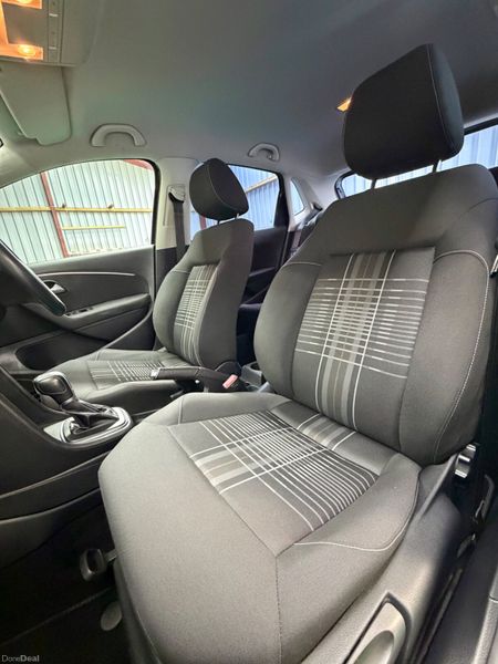 Volkswagen Polo 2015 - Lounge spec + Automatic! 382962706