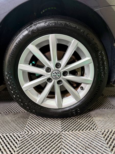 Volkswagen Polo 2015 - Lounge spec + Automatic! 382962716