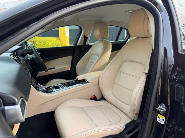 Jaguar XE 2.0 D Prestige Automatic 382966192