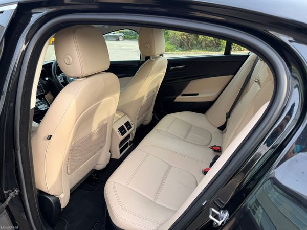 Jaguar XE 2.0 D Prestige Automatic 382966200