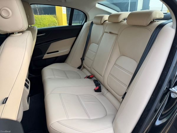 Jaguar XE 2.0 D Prestige Automatic 382966204