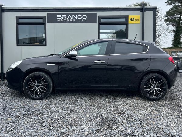 Alfa Romeo Giulietta Distinctive 2016 382931254