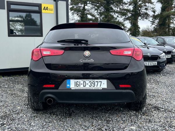 Alfa Romeo Giulietta Distinctive 2016 382931274