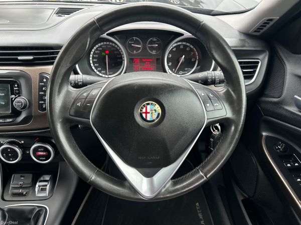 Alfa Romeo Giulietta Distinctive 2016 382931306
