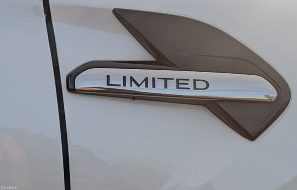 RENAULT CAPTUR LIMITED LOW KMS 382933904