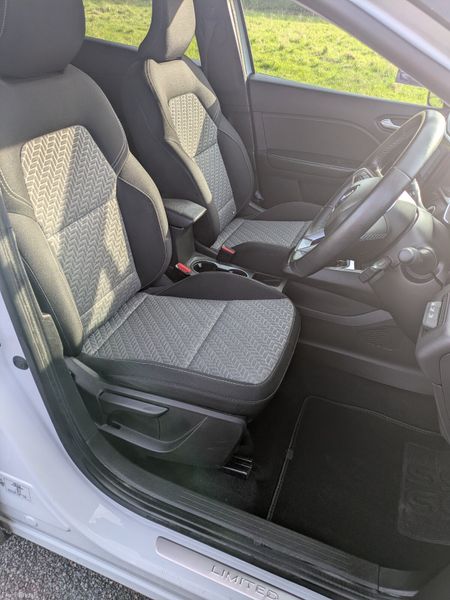 RENAULT CAPTUR LIMITED LOW KMS 382933908