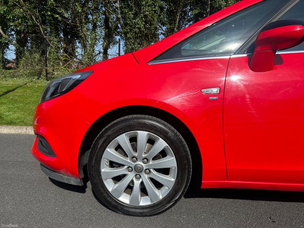 Opel Zafira 2017 (NCT 07/27) 382936182