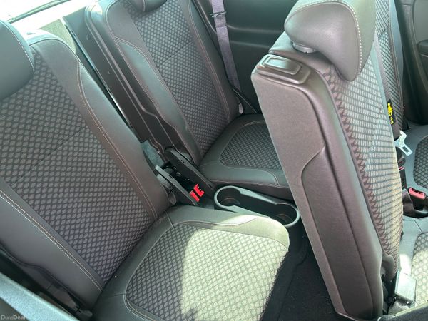 Opel Zafira 2017 (NCT 07/27) 382936200