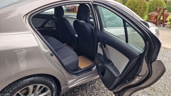 Toyota Avensis 2016 2.0D4D High Spec!1Owner!97k! 383042972