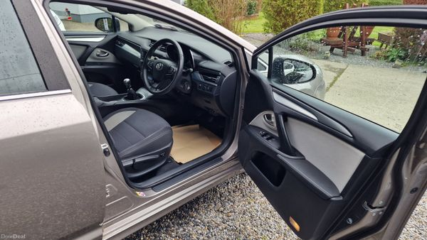 Toyota Avensis 2016 2.0D4D High Spec!1Owner!97k! 383042974