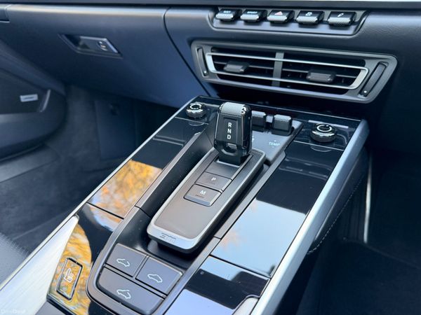 Porsche 911 2021 Very Low KM 383044362