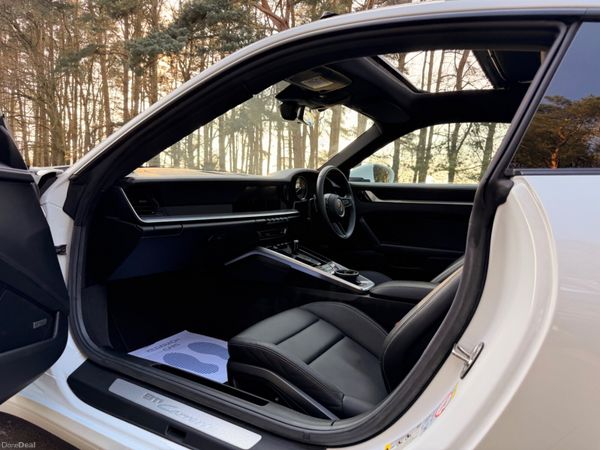 Porsche 911 2021 Very Low KM 383044374