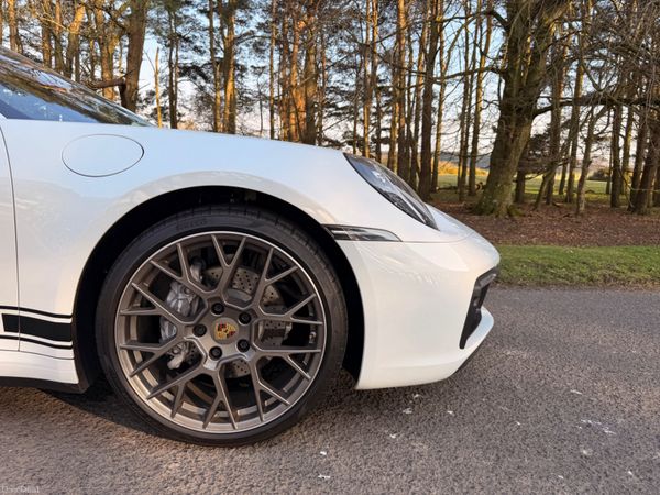 Porsche 911 2021 Very Low KM 383044378