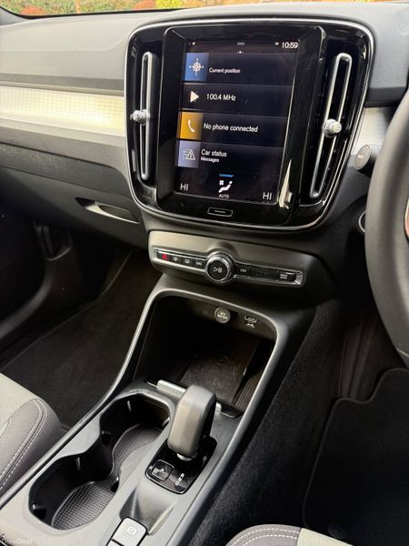 Stunning 231 Volvo XC40 PHEV! 383039416