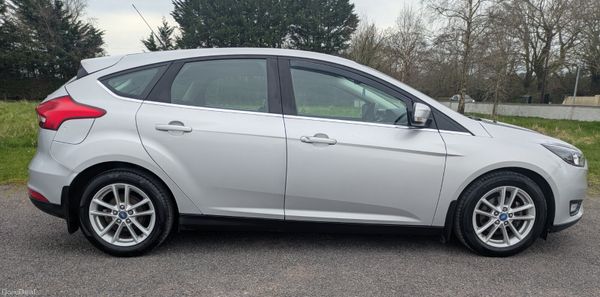 FORD FOCUS ZETEC 2016 NCT & TAX 383161412