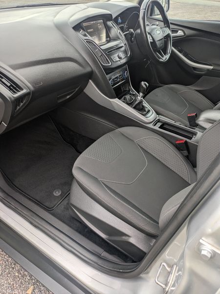 FORD FOCUS ZETEC 2016 NCT & TAX 383161414