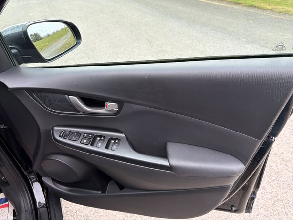 Hyundai KONA 2018 premium 4WD Automatic 383118926