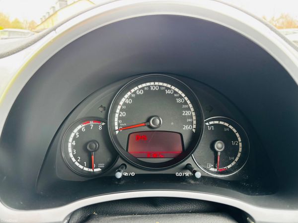 2015 VOLKSWAGEN BEETLE 1.2 TSI DSG AUTO BLOSSON 383121040