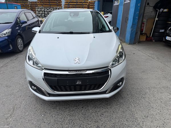 2017 Peugeot 208 Allure Automatic  / Panaromic 383122160