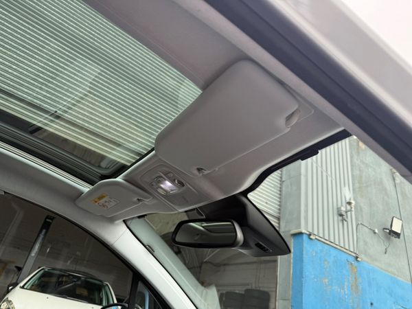 2017 Peugeot 208 Allure Automatic  / Panaromic 383122184