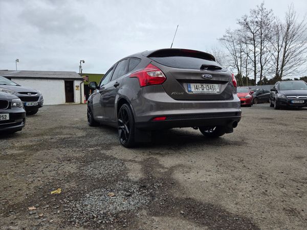 Lovely Low Mileage Automatic Ford Focus 383126482