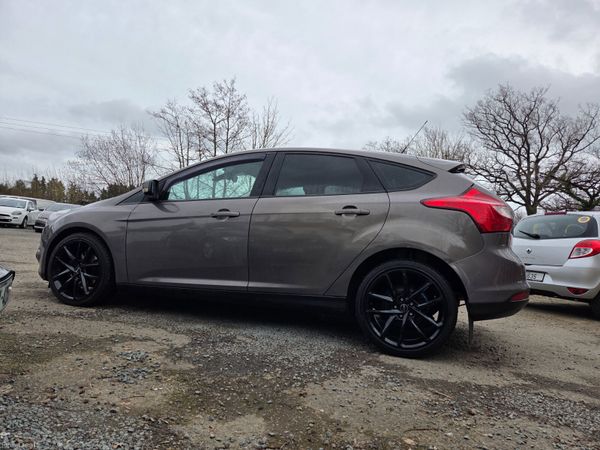 Lovely Low Mileage Automatic Ford Focus 383126496
