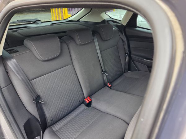 Lovely Low Mileage Automatic Ford Focus 383126502