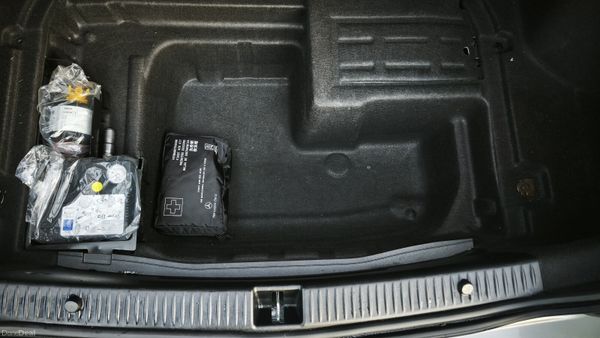 2016 Mercedes C-Class 32k Km only 1Yr Warranty 383129350