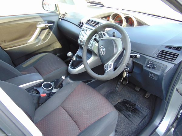 2011 Toyota Verso 2.0 D-4D LUNA RC 5DR 383242766