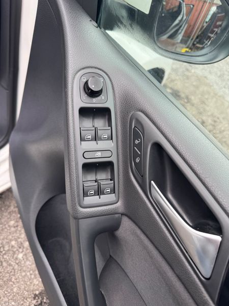 Volkswagen Golf Automatic 383213710