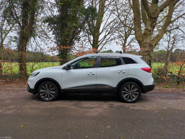 2016 Renault Kadjar SIGNATURE NAV* high spec 383369592