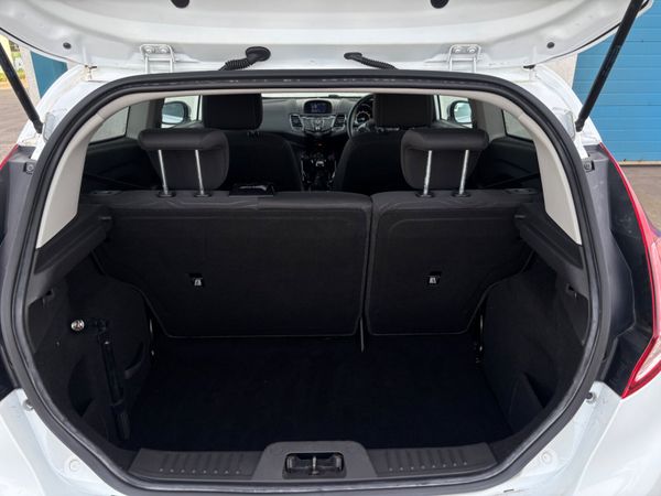 Ford Fiesta ZETEC FRESH NCT 383369864