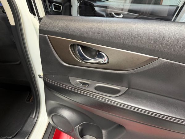 Nissan X-Trail 2016    7 Seats ! 383371062