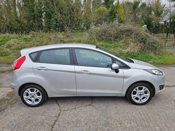 Ford Fiesta 2014 1.2 zetec low mileage 383386324